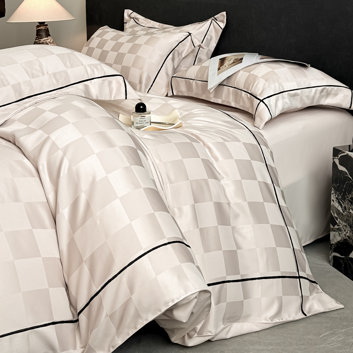 91家纺网 家纺一手货源 找家纺 绒世界 2026新款贡缎提花床单床笠四件套 香槟