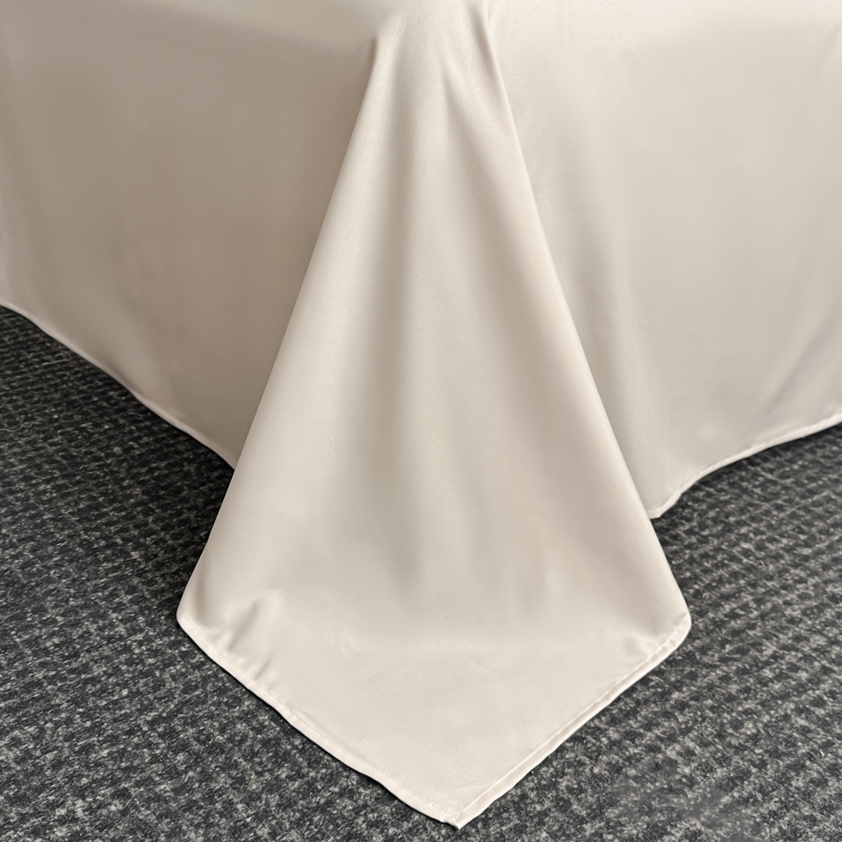 91家纺网 家纺一手货源 找家纺 绒世界 2026新款贡缎提花床单床笠四件套 香槟