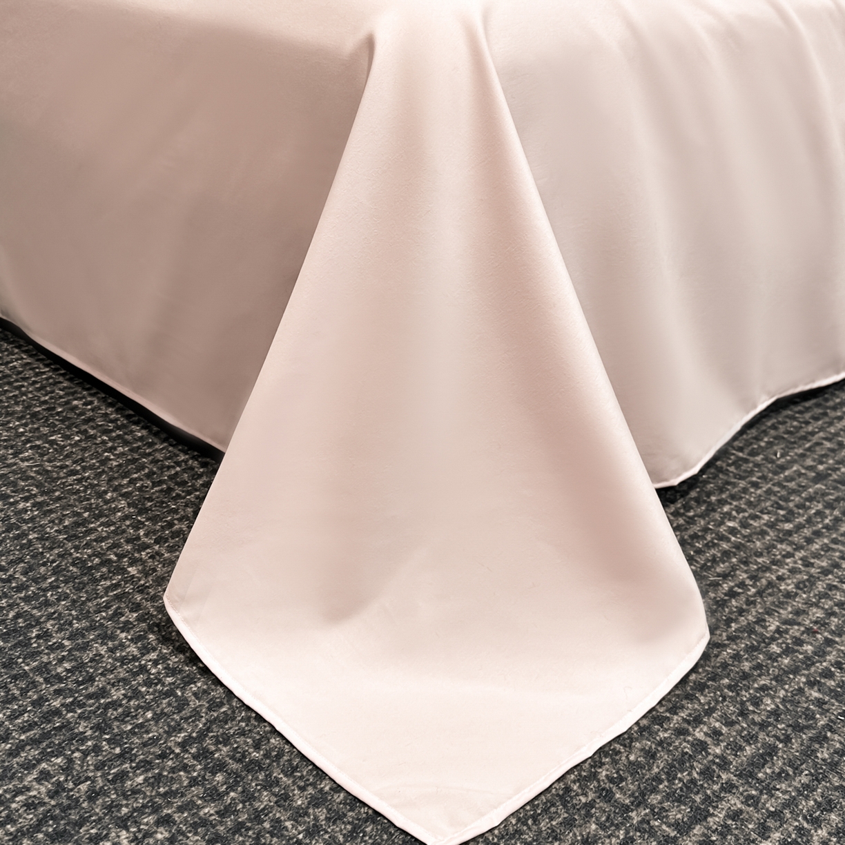 91家纺网 家纺一手货源 找家纺 绒世界 2026新款贡缎提花床单床笠四件套 粉玉