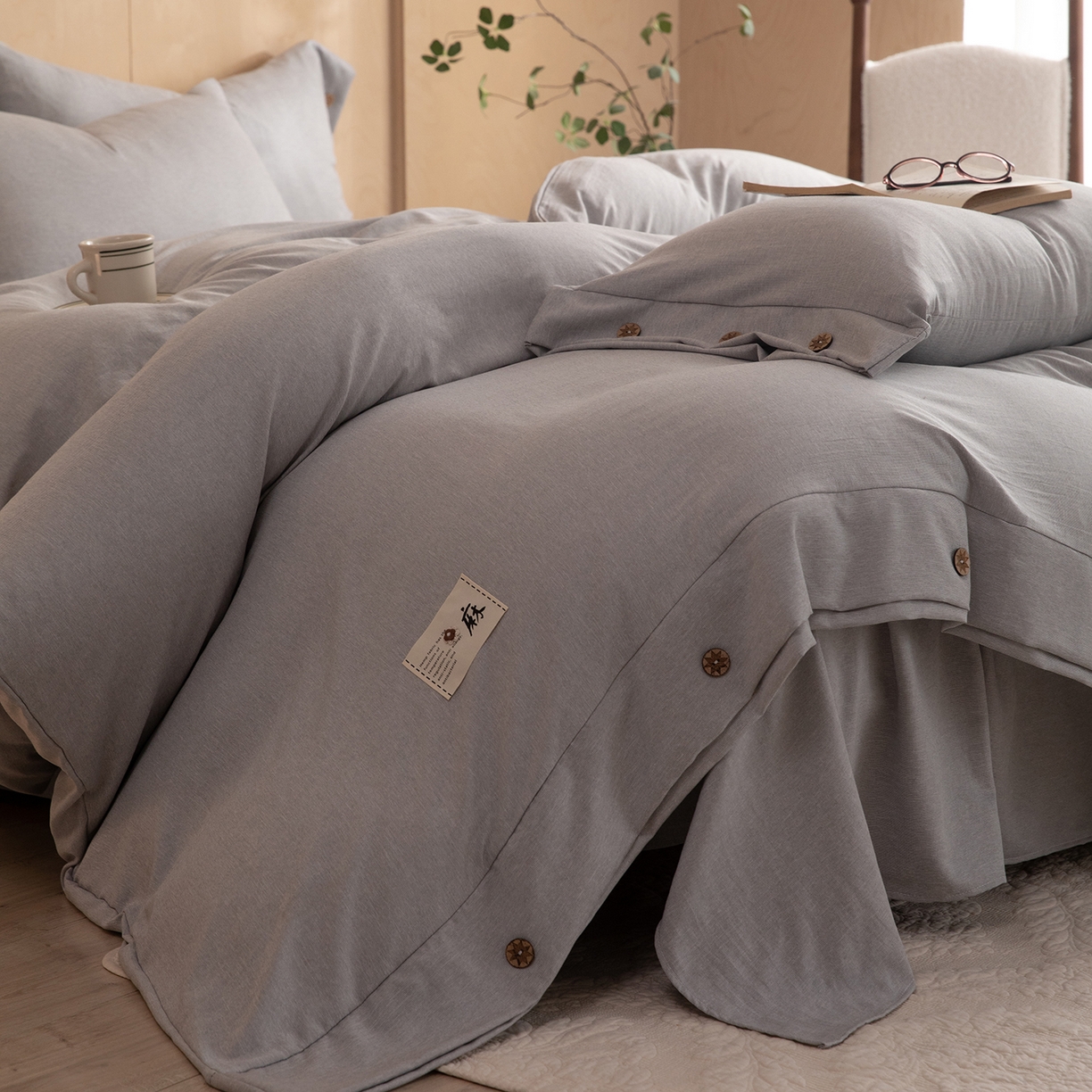 91家纺网 家纺一手货源 找家纺 （总）绒世界 2026新款雨露麻纽扣款床单床笠四件套