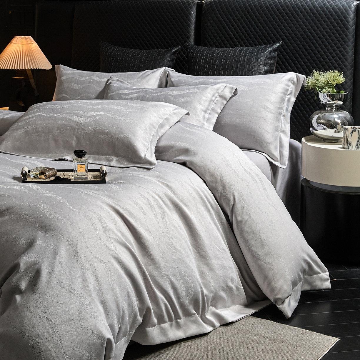 91家纺网 家纺一手货源 找家纺 绒世界 2026新款压线款金丝提花床单床笠四件套 金丝提花-银月灰