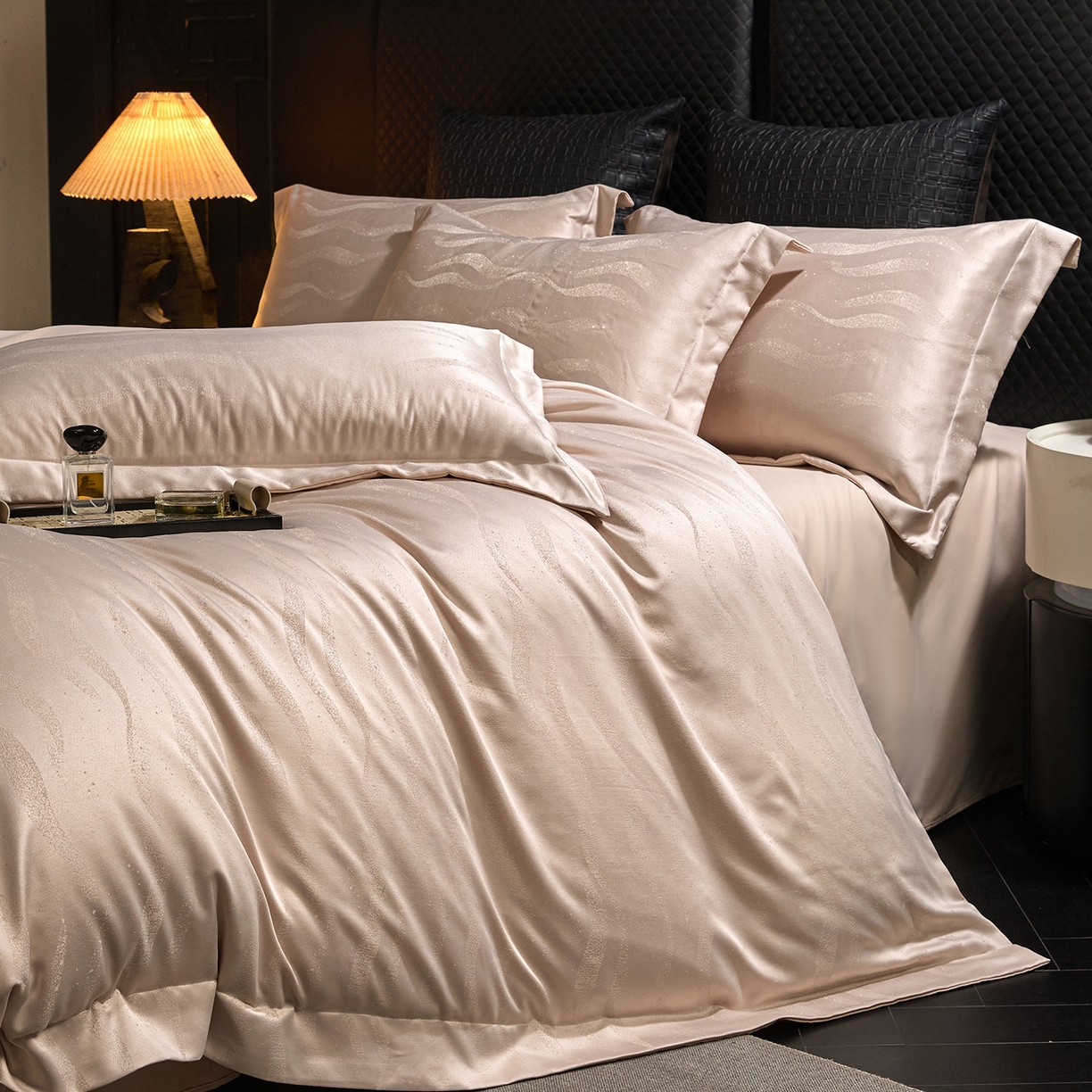 91家纺网 家纺一手货源 找家纺 （总）绒世界 2026新款压线款金丝提花床单床笠四件套