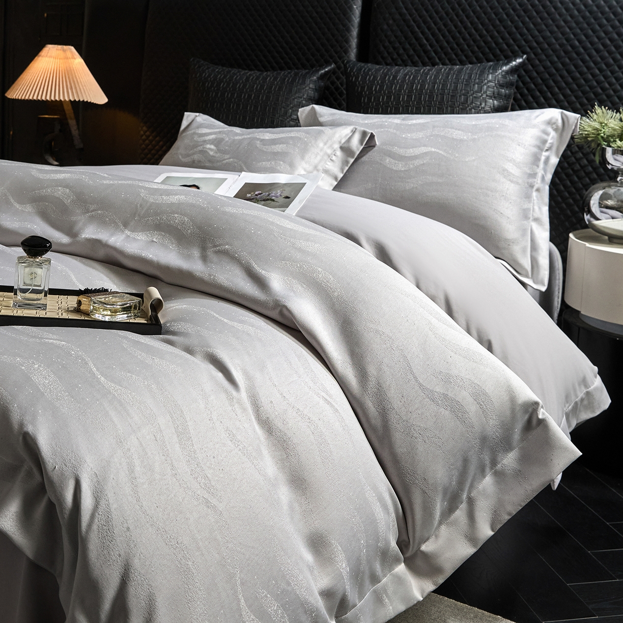 91家纺网 家纺一手货源 找家纺 绒世界 2026新款压线款金丝提花床单床笠四件套 金丝提花-银月灰