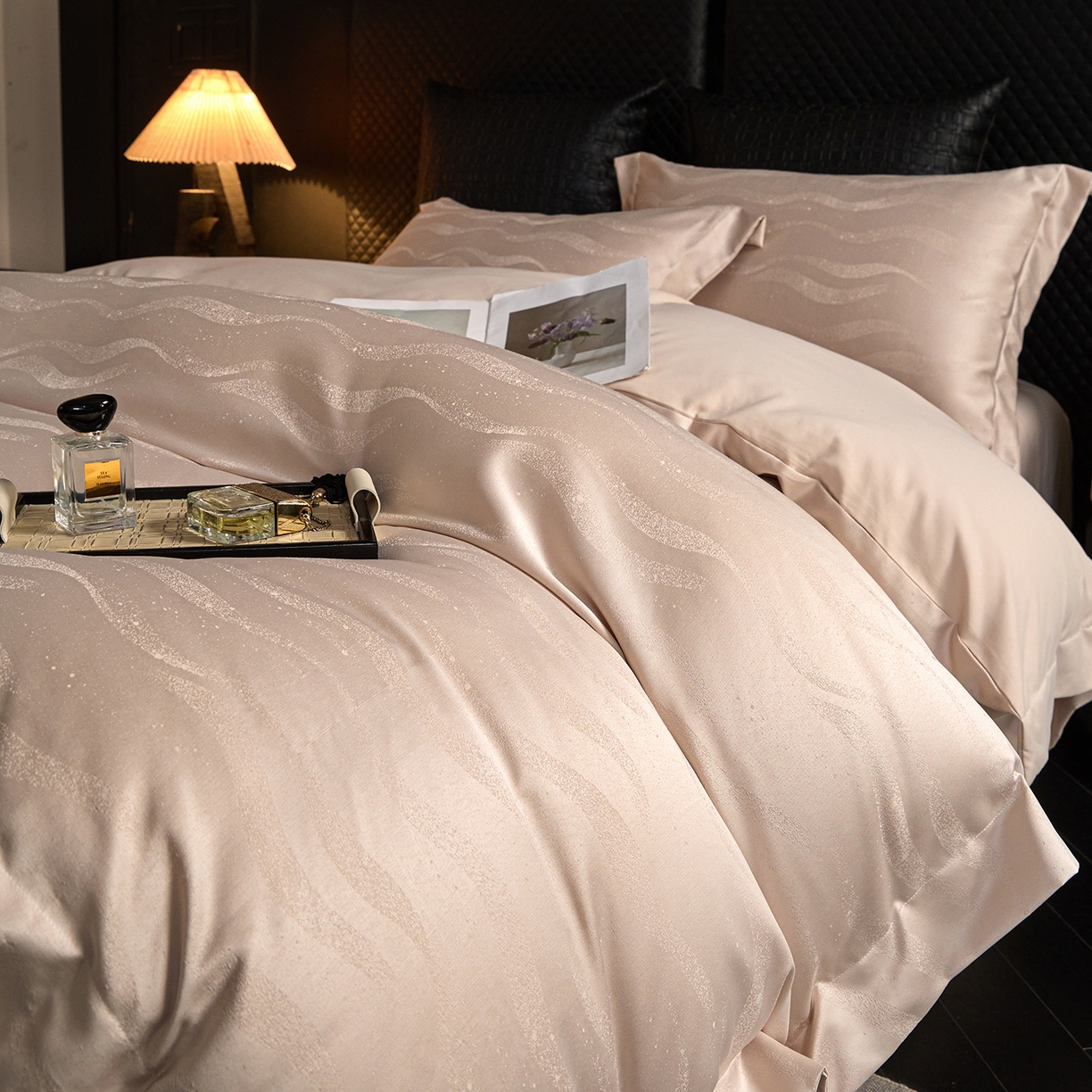 91家纺网 家纺一手货源 找家纺 绒世界 2026新款压线款金丝提花床单床笠四件套 金丝提花-香槟金