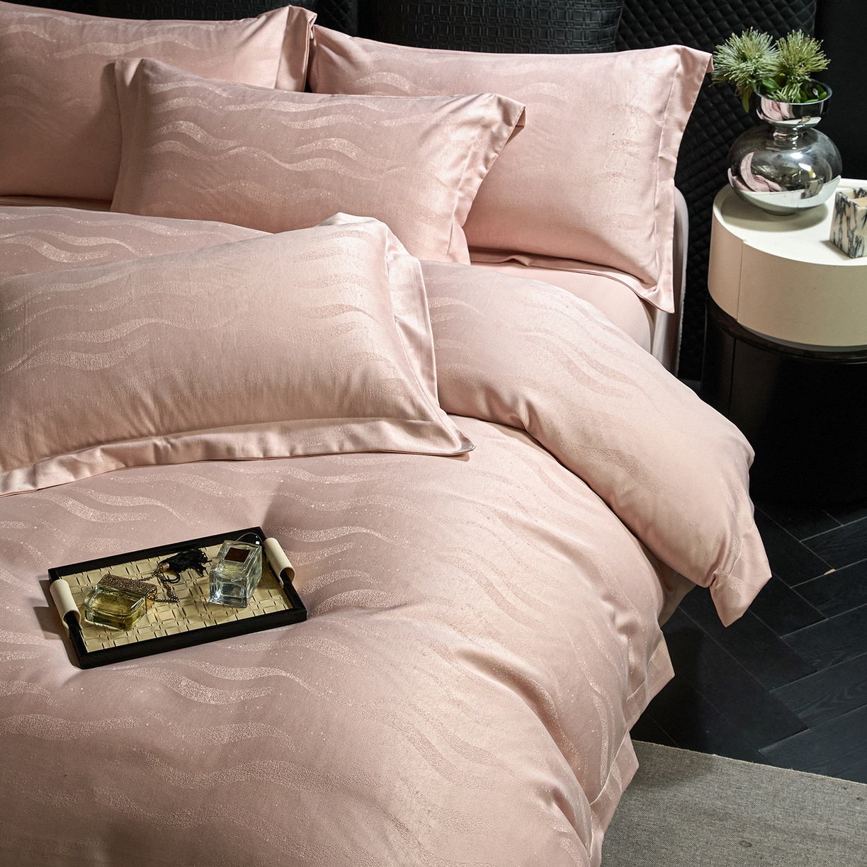 91家纺网 家纺一手货源 找家纺 绒世界 2026新款压线款金丝提花床单床笠四件套 金丝提花-流云粉