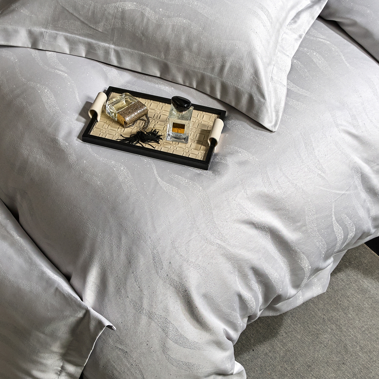 91家纺网 家纺一手货源 找家纺 绒世界 2026新款压线款金丝提花床单床笠四件套 金丝提花-银月灰