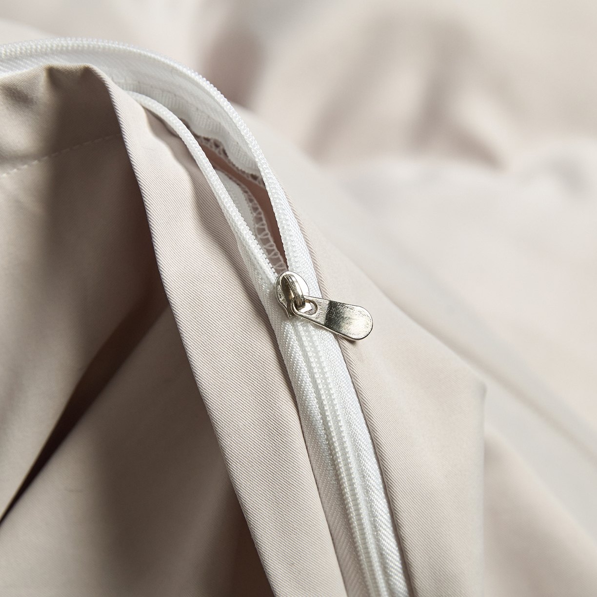 91家纺网 家纺一手货源 找家纺 绒世界 2026新款压线款金丝提花床单床笠四件套 金丝提花-奶光杏