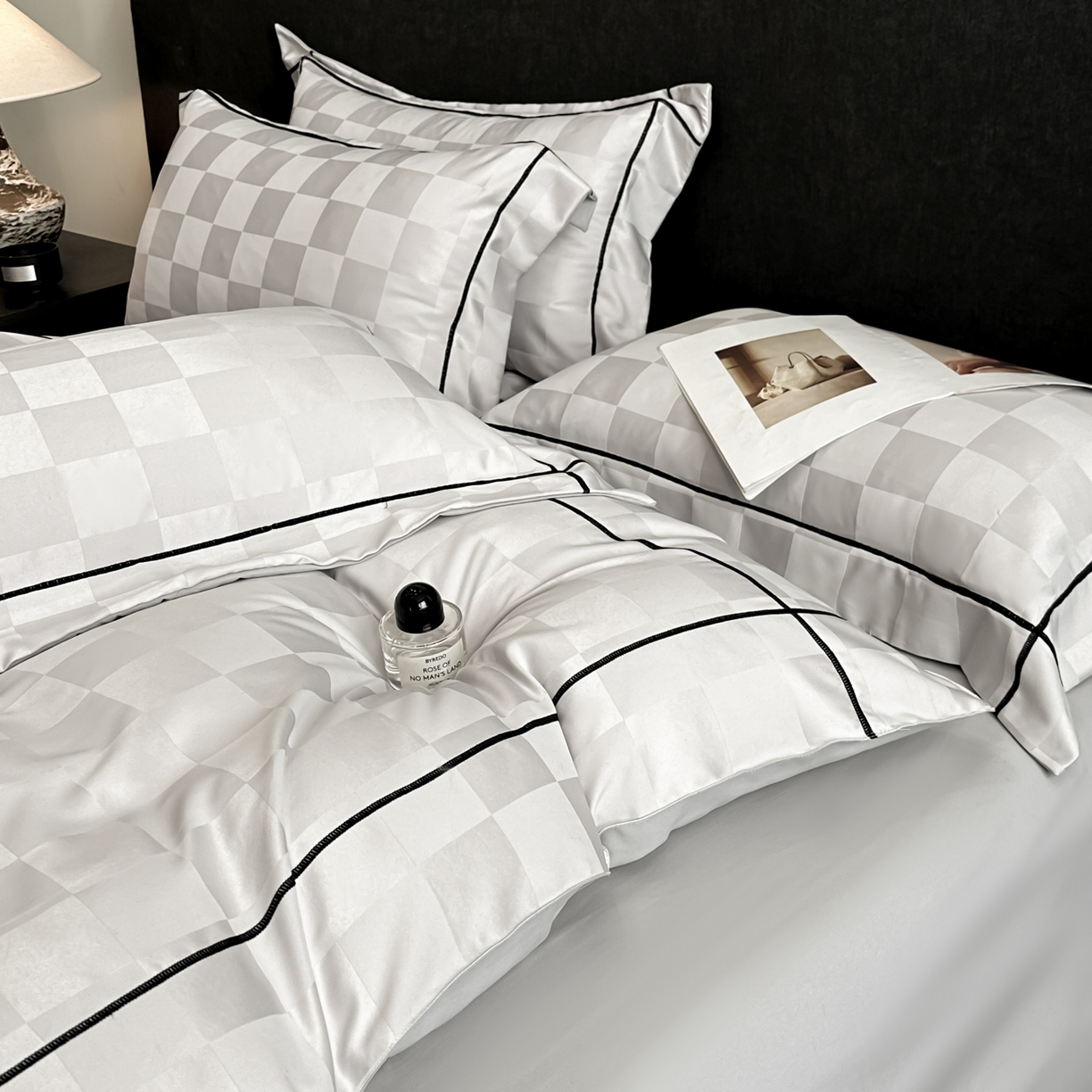 91家纺网 家纺一手货源 找家纺 丝印良品 2026新款贡缎提花床单床笠四件套 银灰