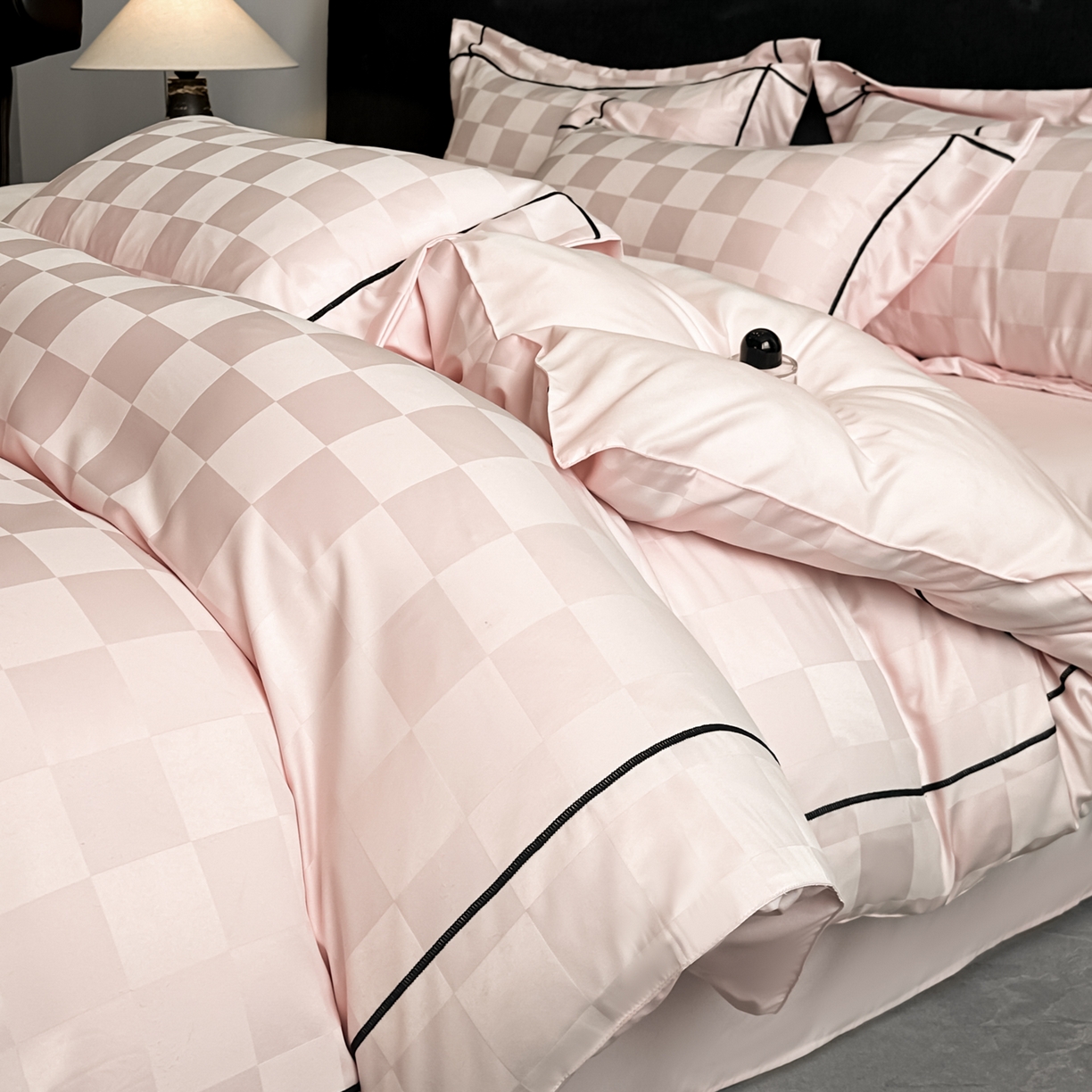 91家纺网 家纺一手货源 找家纺 丝印良品 2026新款贡缎提花床单床笠四件套 粉玉