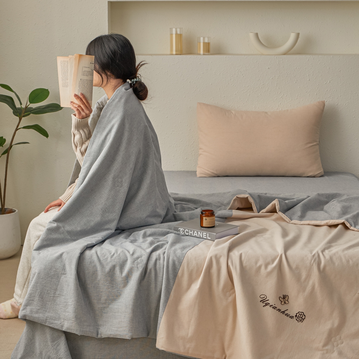 91家纺网 家纺一手货源 找家纺 尊妙被业 2026新款A类棉麻亚麻夏被大豆夏被四件套 棉麻 蓝拼米白