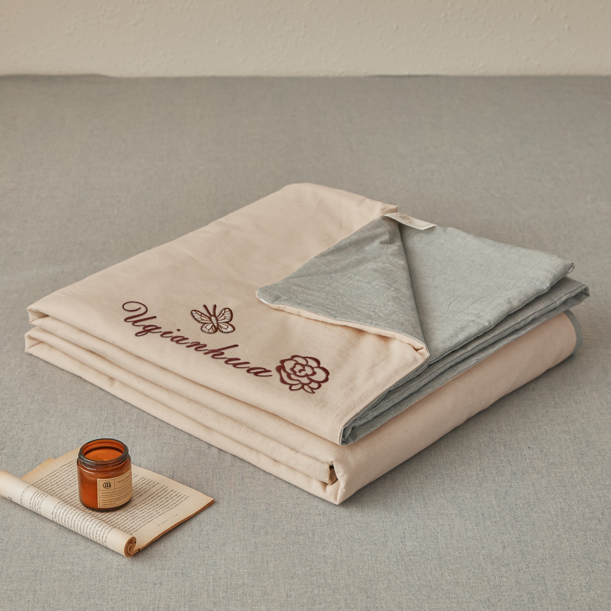 91家纺网 家纺一手货源 找家纺 尊妙被业 2026新款A类棉麻亚麻夏被大豆夏被四件套 棉麻 蓝拼米白