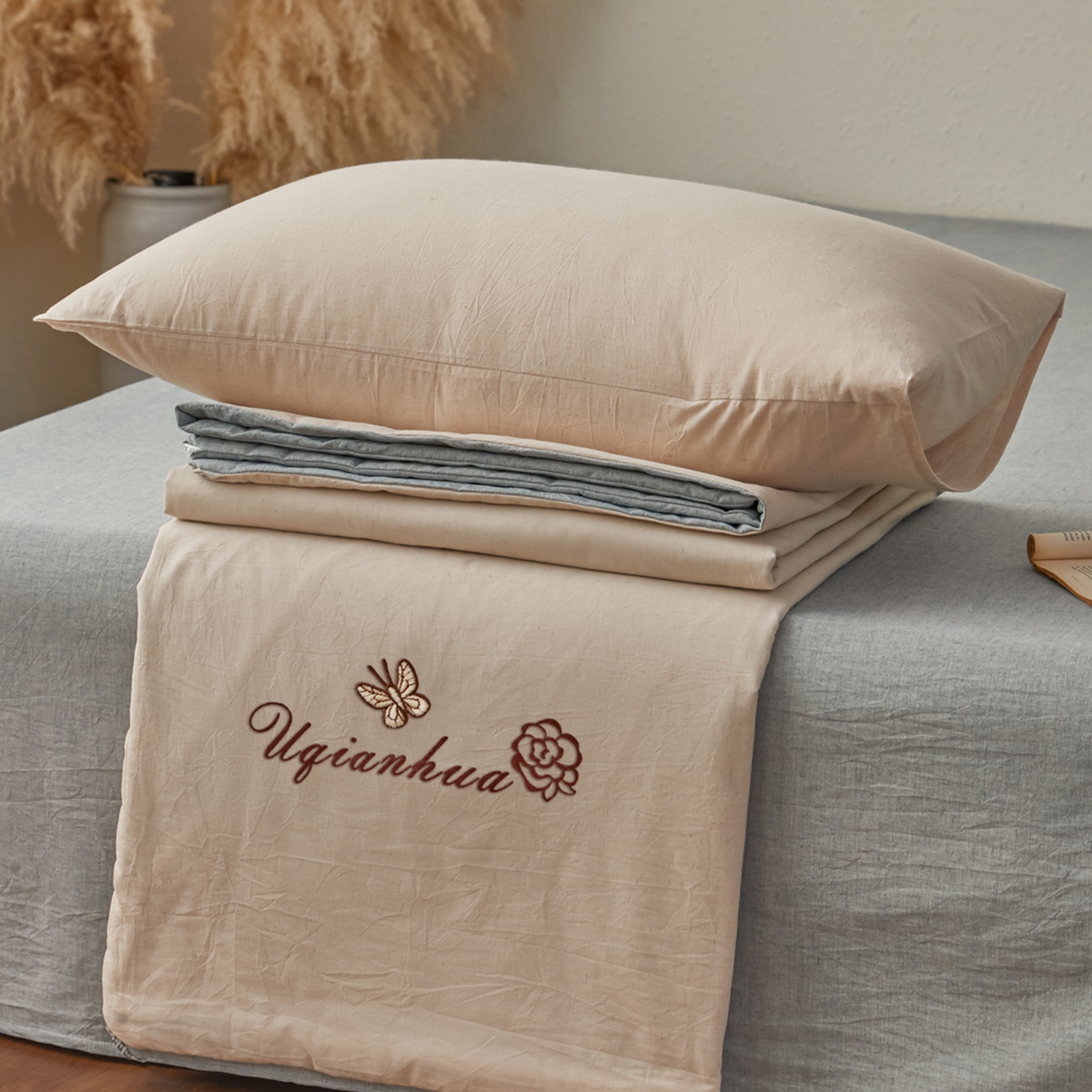 91家纺网 家纺一手货源 找家纺 尊妙被业 2026新款A类棉麻亚麻夏被大豆夏被四件套 棉麻 蓝拼米白