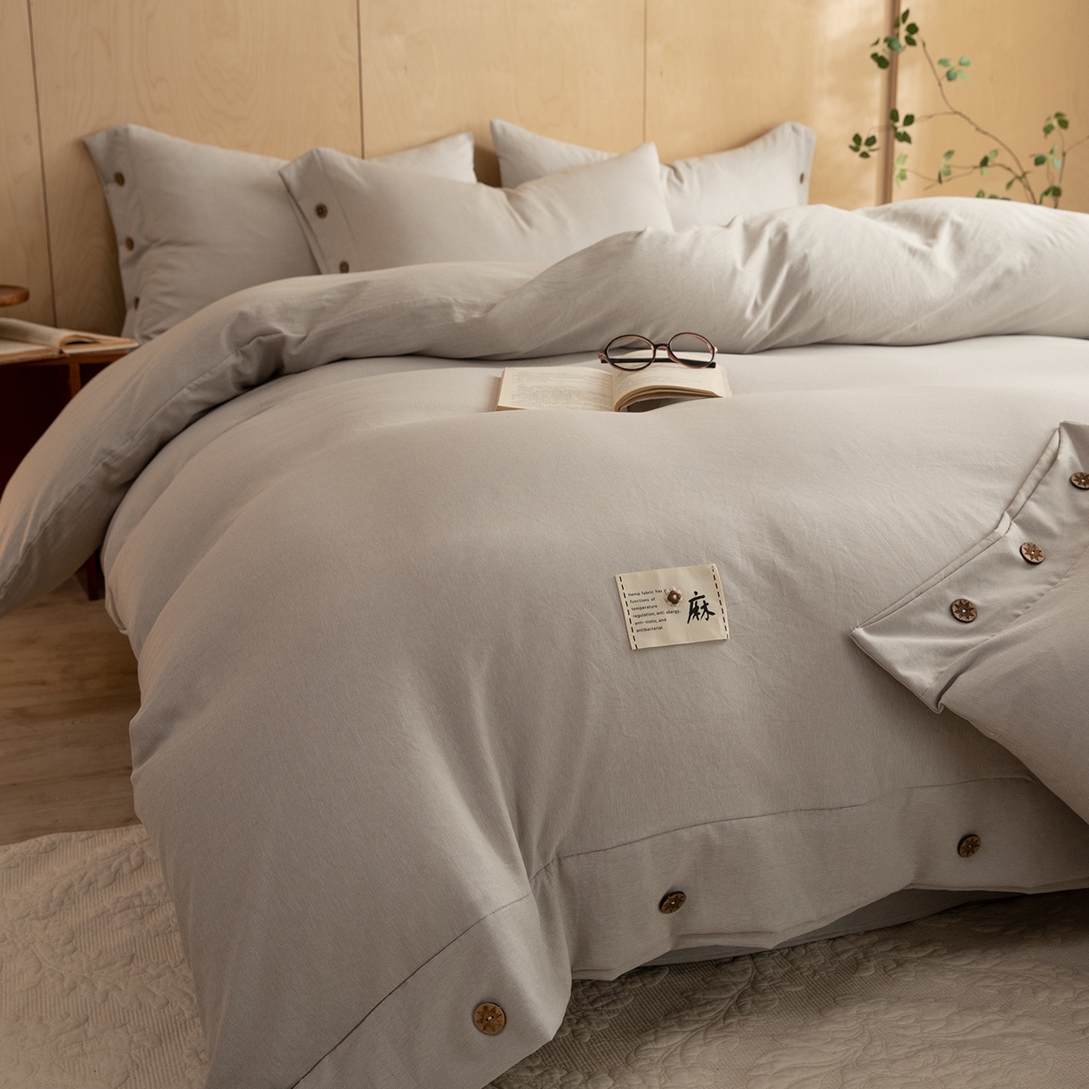 91家纺网 家纺一手货源 找家纺 丝印良品 2026新款雨露麻纽扣款床单床笠四件套 雨露麻（浅咖）