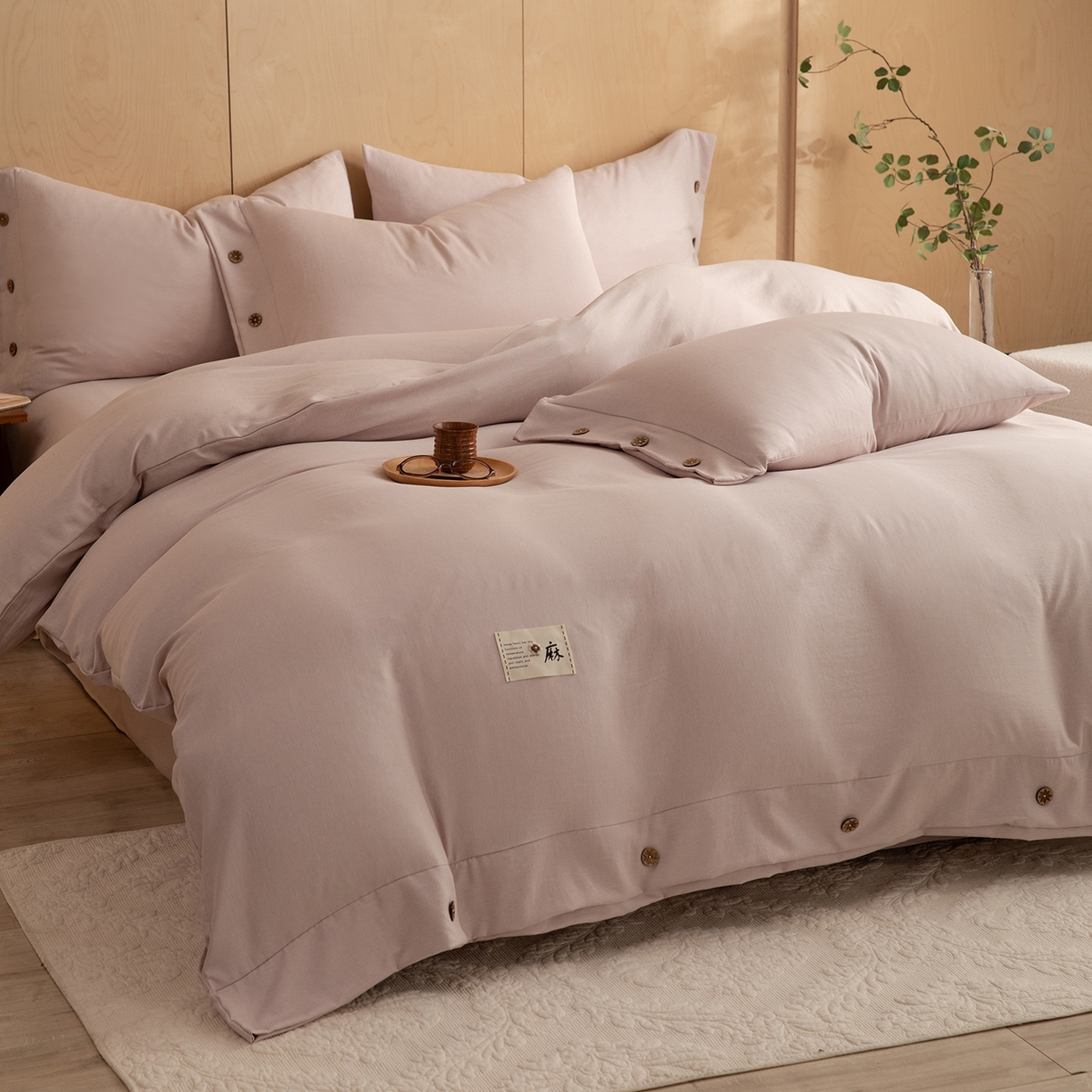 91家纺网 家纺一手货源 找家纺 丝印良品 2026新款雨露麻纽扣款床单床笠四件套 雨露麻（樱花粉）