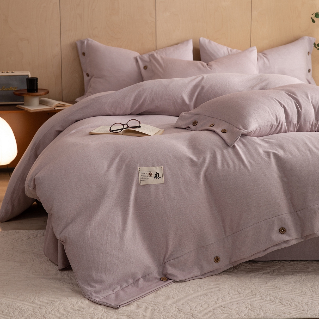 91家纺网 家纺一手货源 找家纺 丝印良品 2026新款雨露麻纽扣款床单床笠四件套 雨露麻（紫粉）