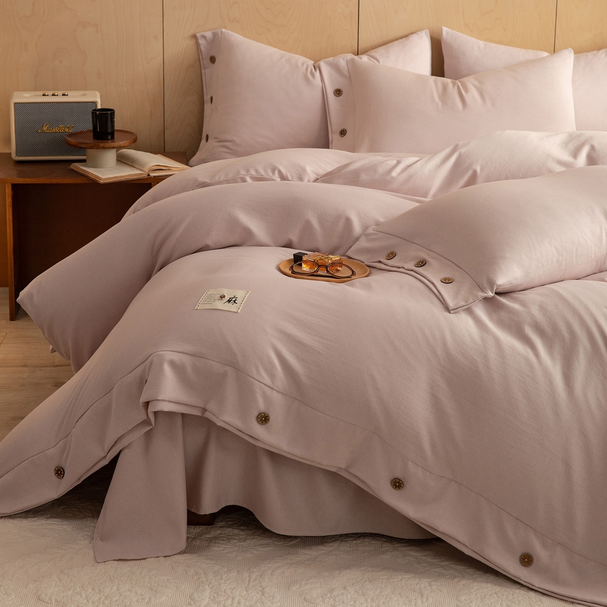 91家纺网 家纺一手货源 找家纺 丝印良品 2026新款雨露麻纽扣款床单床笠四件套 雨露麻（樱花粉）