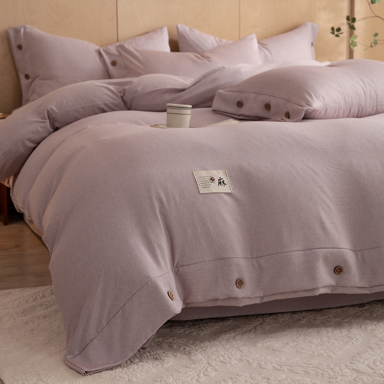 91家纺网 家纺一手货源 找家纺 丝印良品 2026新款雨露麻纽扣款床单床笠四件套 雨露麻（紫粉）