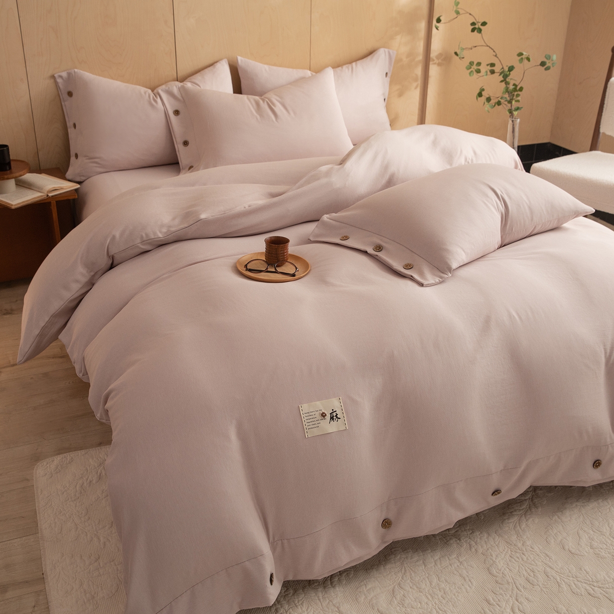 91家纺网 家纺一手货源 找家纺 丝印良品 2026新款雨露麻纽扣款床单床笠四件套 雨露麻（樱花粉）
