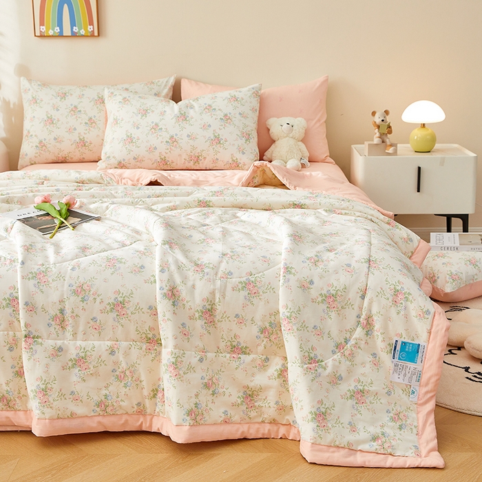 91家纺网 家纺一手货源 找家纺 海洋家纺 2026新款100%里外全棉夏被印花空调被夏凉被薄被子棉花夏被四件套 魅之夏