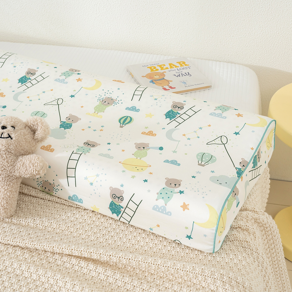 91家纺网 家纺一手货源 找家纺 良佐生活 2026新款60支长绒棉全棉贡缎双人乳胶枕套 小熊探月