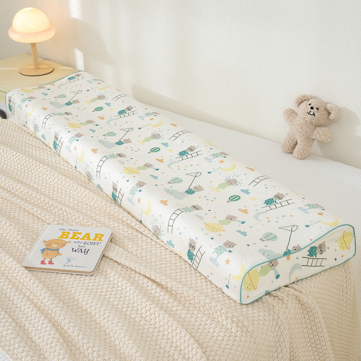 91家纺网 家纺一手货源 找家纺 良佐生活 2026新款60支长绒棉全棉贡缎双人乳胶枕套 小熊探月