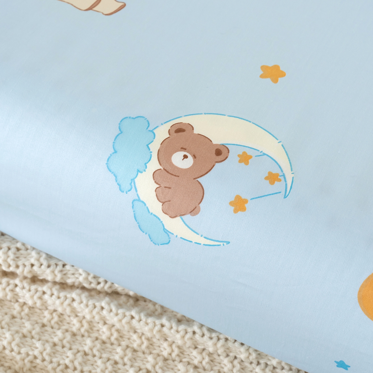 91家纺网 家纺一手货源 找家纺 良佐生活 2026新款60支长绒棉全棉贡缎双人乳胶枕套 晚安熊宝