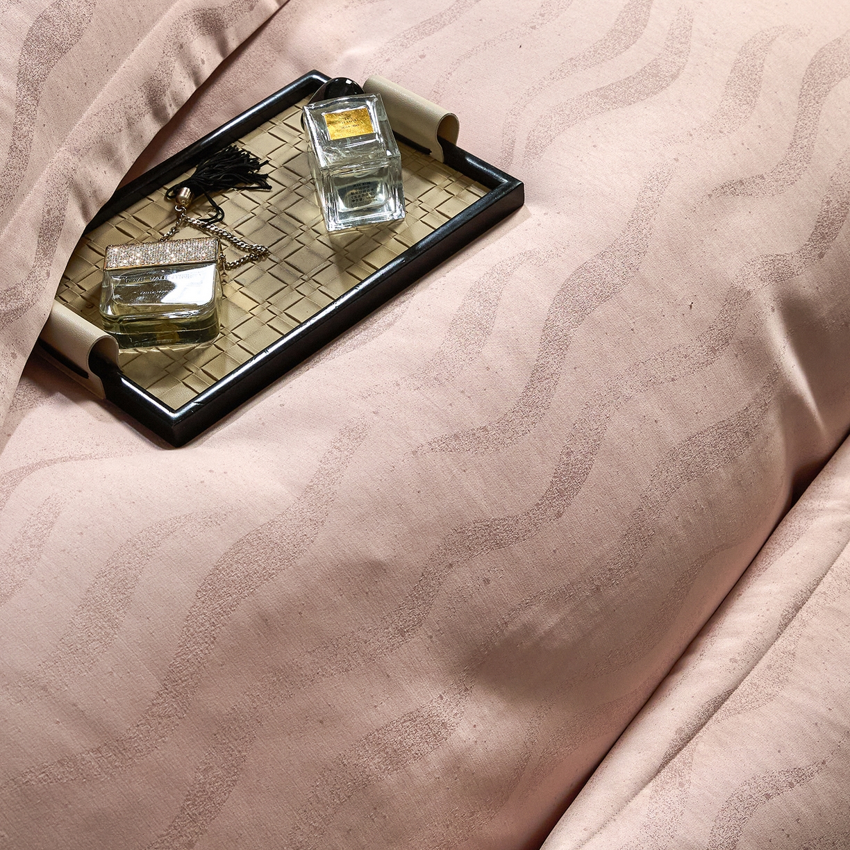 91家纺网 家纺一手货源 找家纺 丝印良品 2026新款压线款金丝提花床单床笠四件套 金丝提花-流云粉