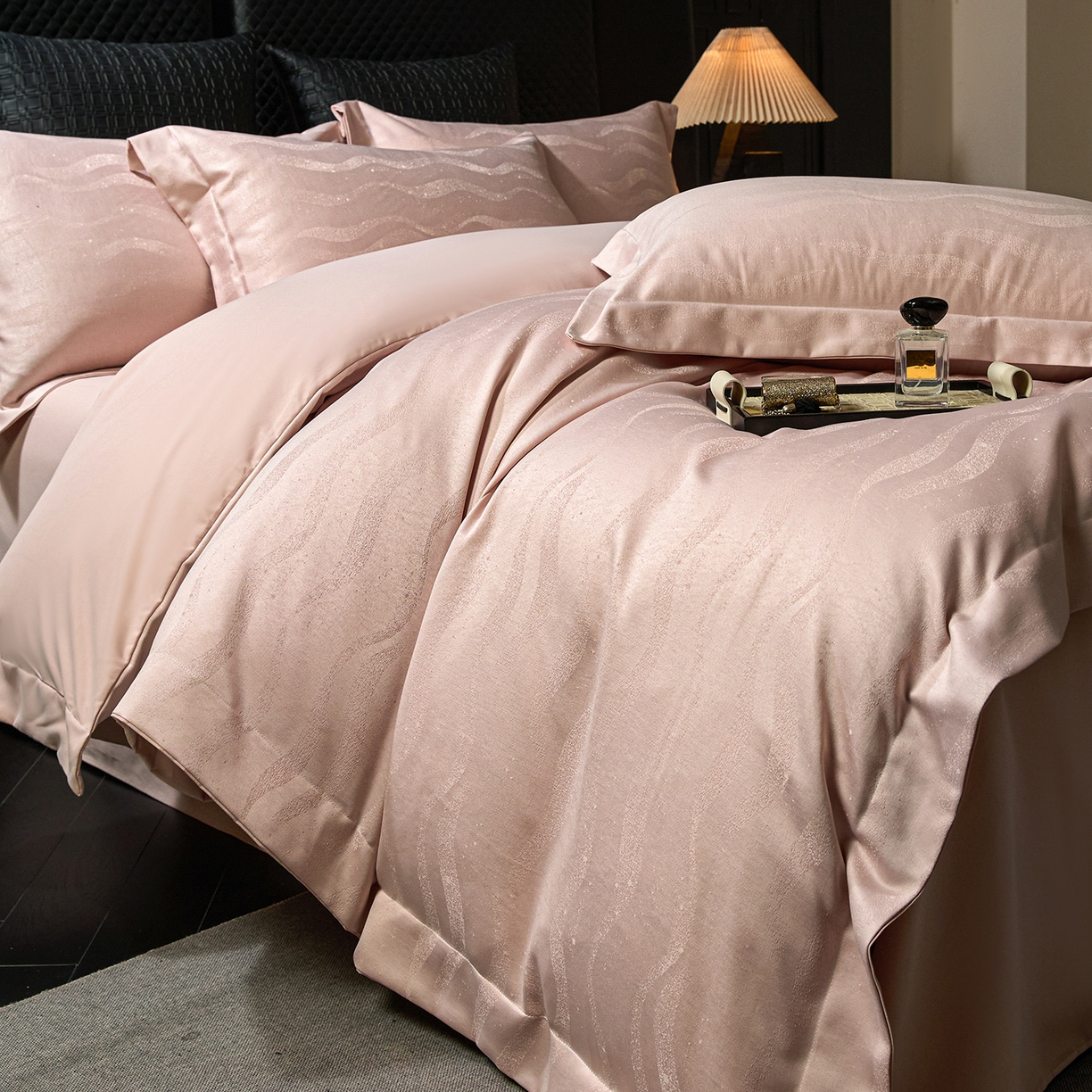 91家纺网 家纺一手货源 找家纺 丝印良品 2026新款压线款金丝提花床单床笠四件套 金丝提花-流云粉