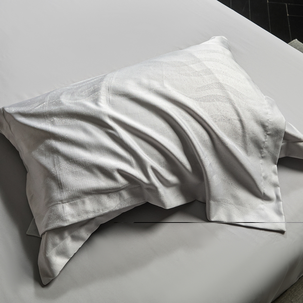 91家纺网 家纺一手货源 找家纺 丝印良品 2026新款压线款金丝提花床单床笠四件套 金丝提花-银月灰