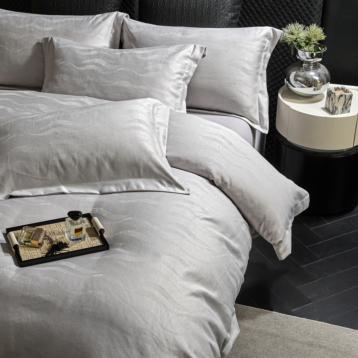 91家纺网 家纺一手货源 找家纺 丝印良品 2026新款压线款金丝提花床单床笠四件套 金丝提花-银月灰