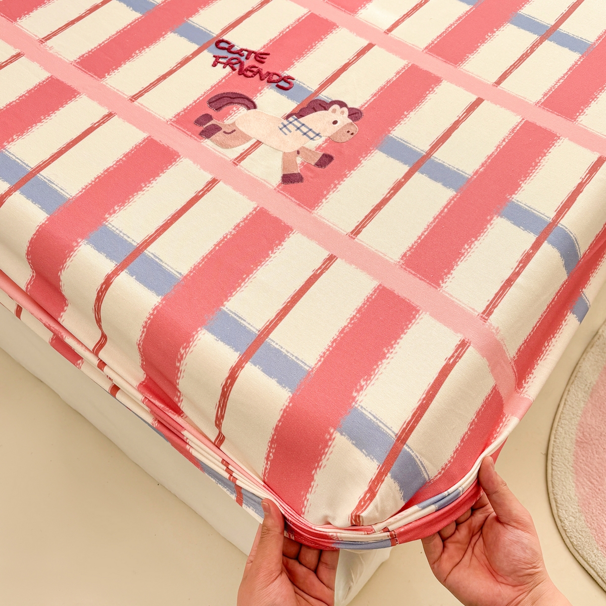 91家纺网 家纺一手货源 找家纺 卧趣家纺 2026新款全棉老粗布凉席席子床笠单件床笠单品单床笠绒布贴系列 摇摇马