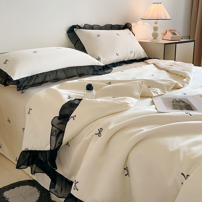 91家纺网 家纺一手货源 找家纺 丝印良品 2026新款水洗真丝冰丝美拉德风花边夏被四件套空调被夏凉被 夏被-蝴蝶结