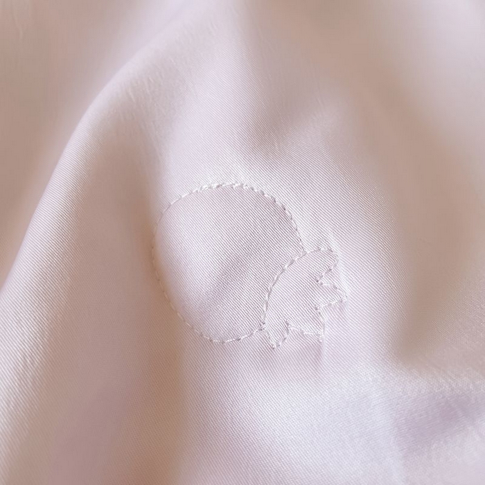 91家纺网 家纺一手货源 找家纺 丝印良品 2026新款水洗真丝冰丝美拉德风花边夏被四件套空调被夏凉被 夏被-玫瑰-粉