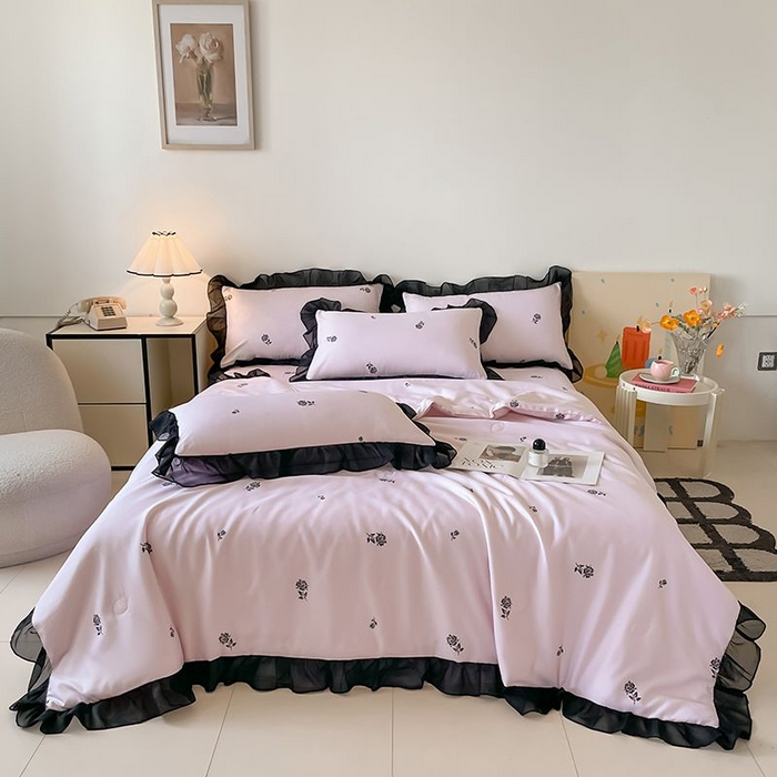 91家纺网 家纺一手货源 找家纺 丝印良品 2026新款水洗真丝冰丝美拉德风花边夏被四件套空调被夏凉被 夏被-玫瑰-粉