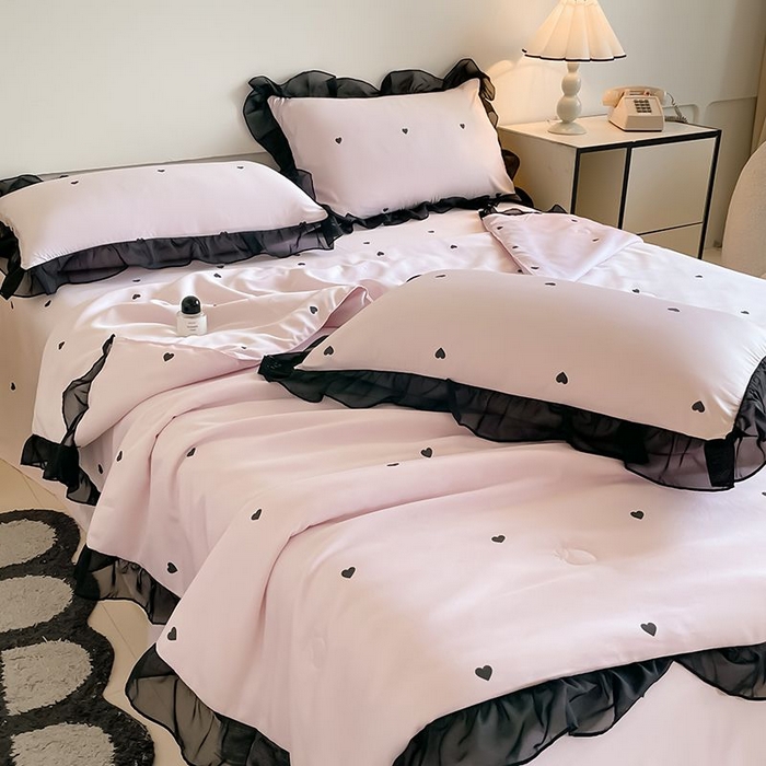 91家纺网 家纺一手货源 找家纺 丝印良品 2026新款水洗真丝冰丝美拉德风花边夏被四件套空调被夏凉被 夏被-爱心-粉