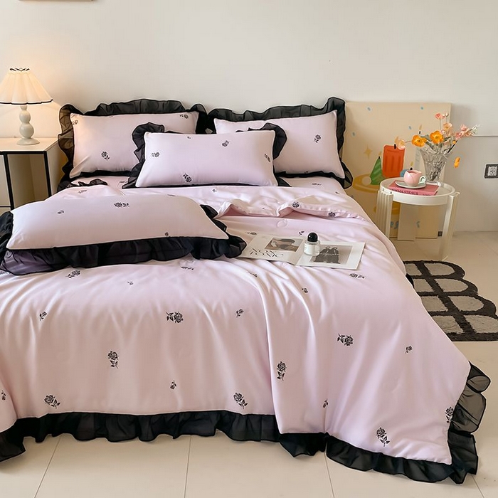 91家纺网 家纺一手货源 找家纺 丝印良品 2026新款水洗真丝冰丝美拉德风花边夏被四件套空调被夏凉被 夏被-玫瑰-粉