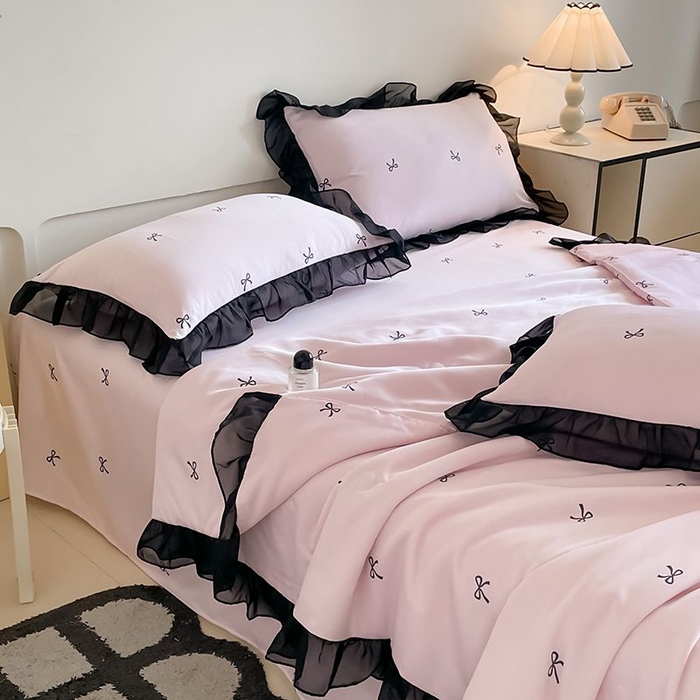 91家纺网 家纺一手货源 找家纺 丝印良品 2026新款水洗真丝冰丝美拉德风花边夏被四件套空调被夏凉被 夏被-蝴蝶结-粉