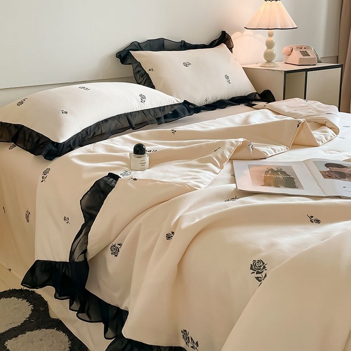 91家纺网 家纺一手货源 找家纺 丝印良品 2026新款水洗真丝冰丝美拉德风花边夏被四件套空调被夏凉被 夏被-玫瑰