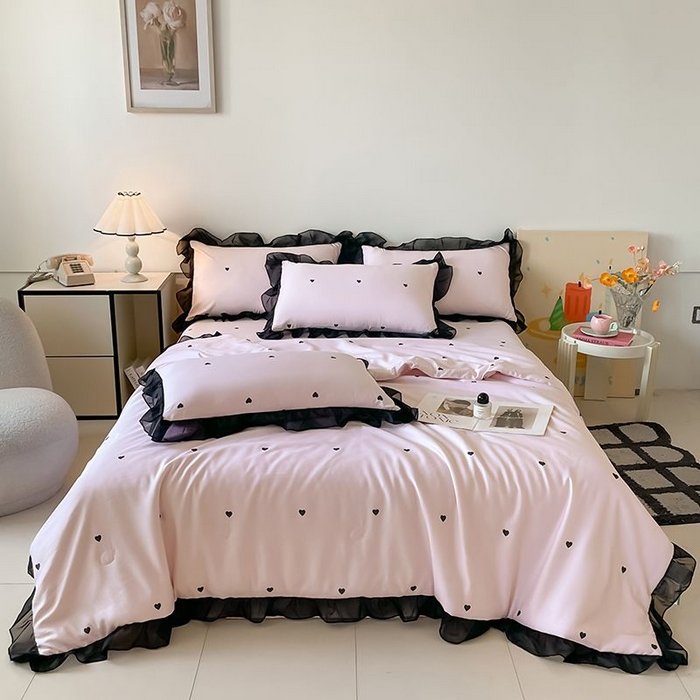 91家纺网 家纺一手货源 找家纺 丝印良品 2026新款水洗真丝冰丝美拉德风花边夏被四件套空调被夏凉被 夏被-爱心-粉