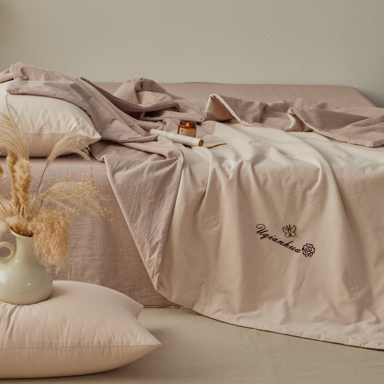 91家纺网 家纺一手货源 找家纺 尊妙被业 2026新款A类棉麻亚麻夏被大豆夏被四件套 棉麻 棕拼米白