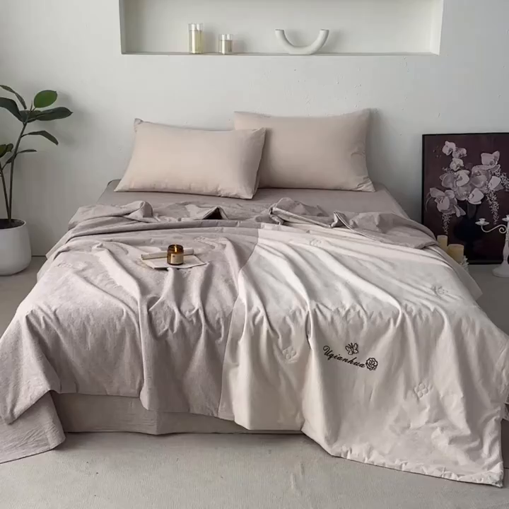 91家纺网 家纺一手货源 找家纺 尊妙被业 2026新款A类棉麻亚麻夏被大豆夏被四件套 棉麻 棕拼米白