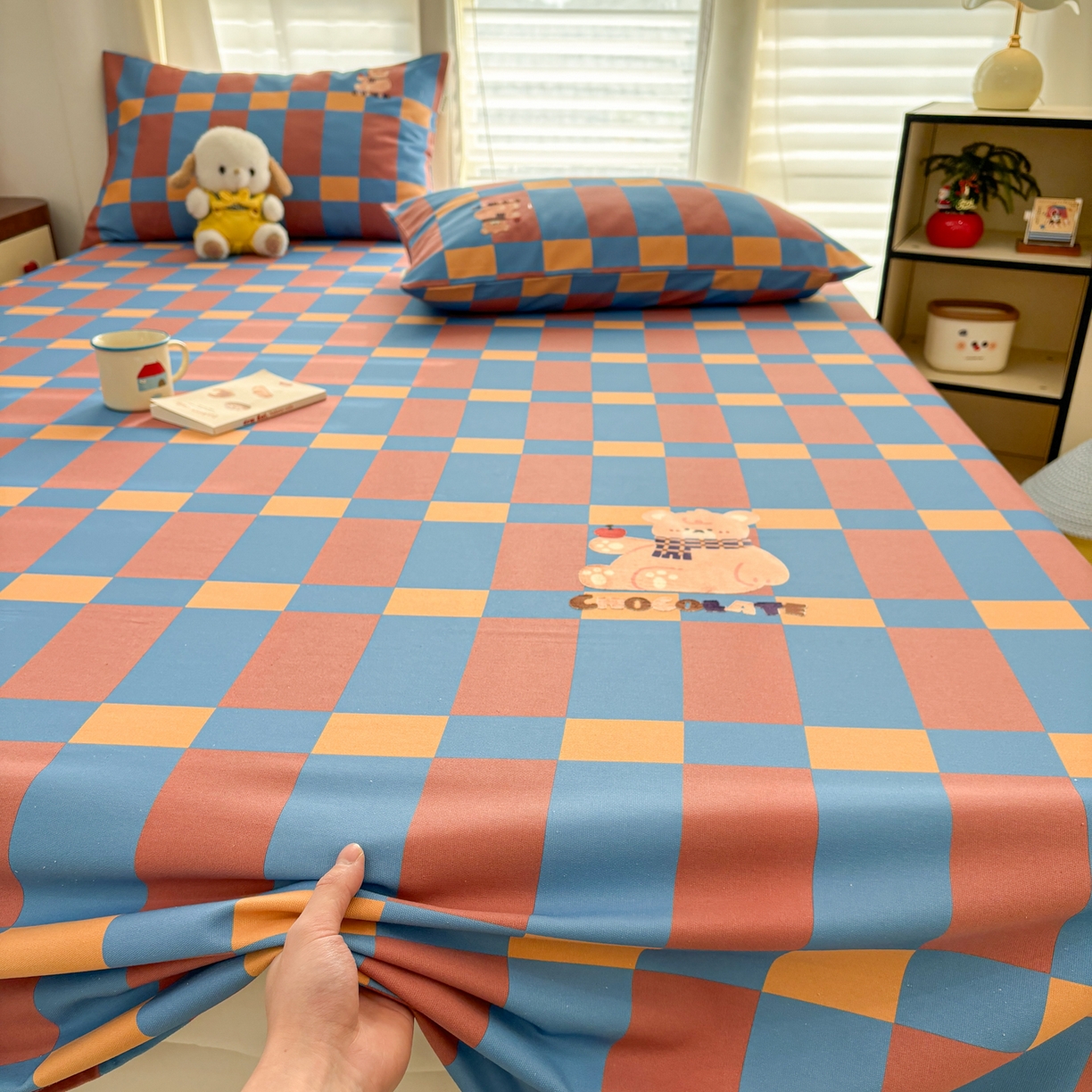 91家纺网 家纺一手货源 找家纺 卧趣家纺 2026新款全棉老粗布凉席席子床单单件单品床单单床单绒布贴系列 莓果熊