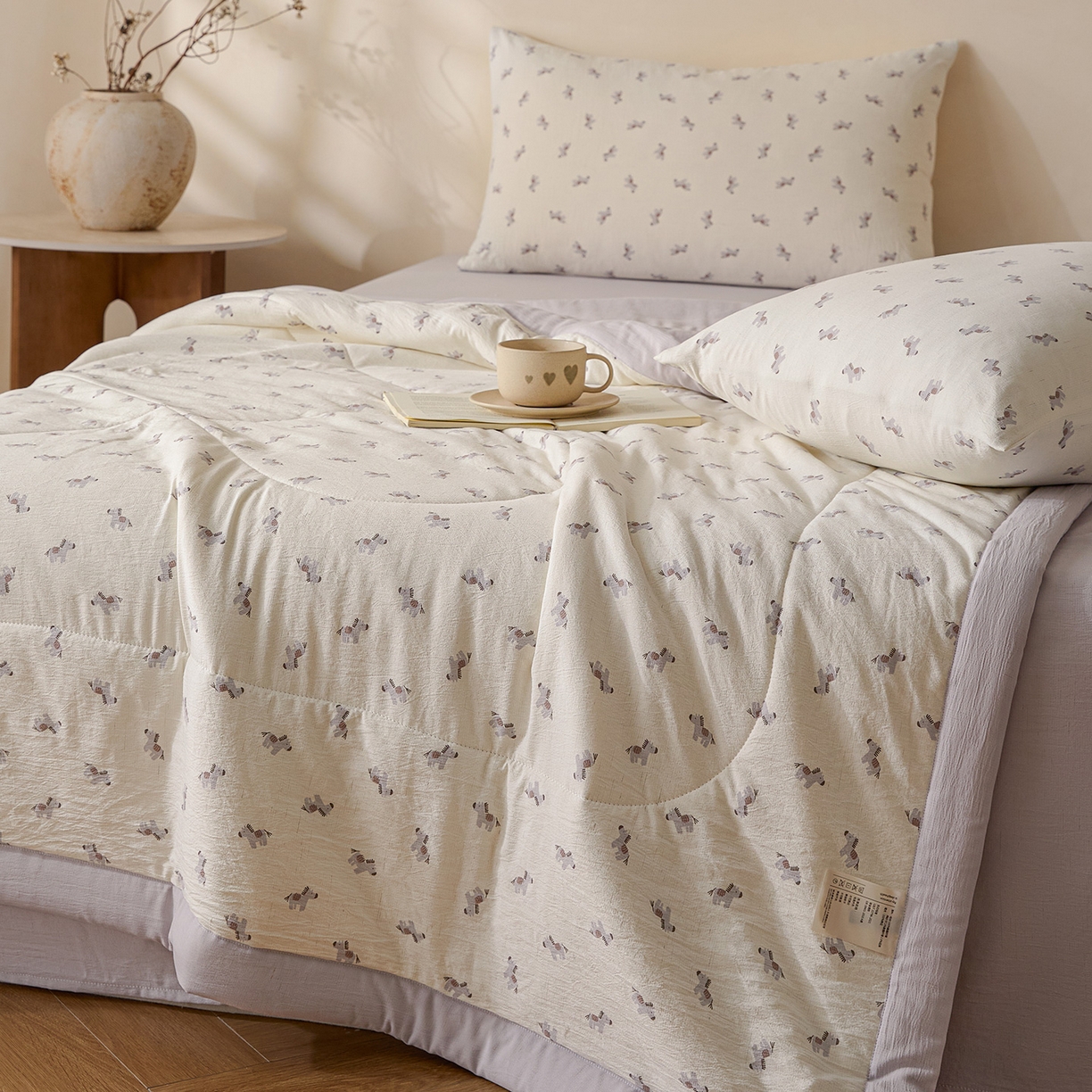 91家纺网 家纺一手货源 找家纺 尊妙被业 2026新款亚麻印花新疆棉花夏被 吉祥马