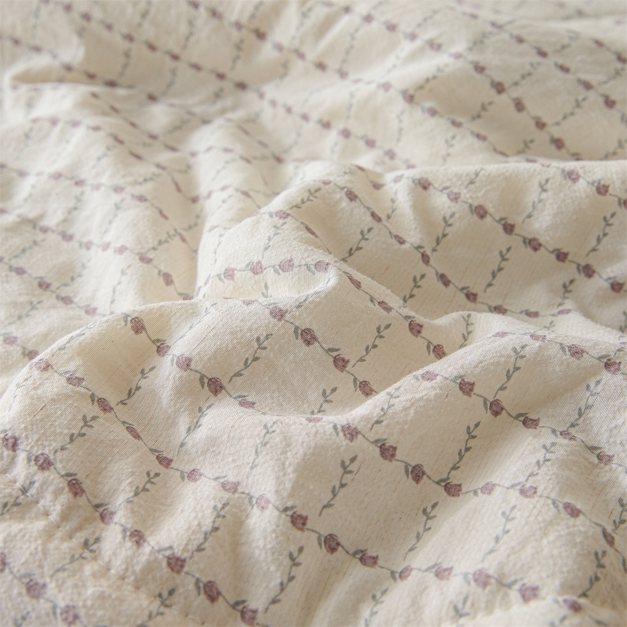 91家纺网 家纺一手货源 找家纺 尊妙被业 2026新款亚麻印花新疆棉花夏被 阡陌玫瑰