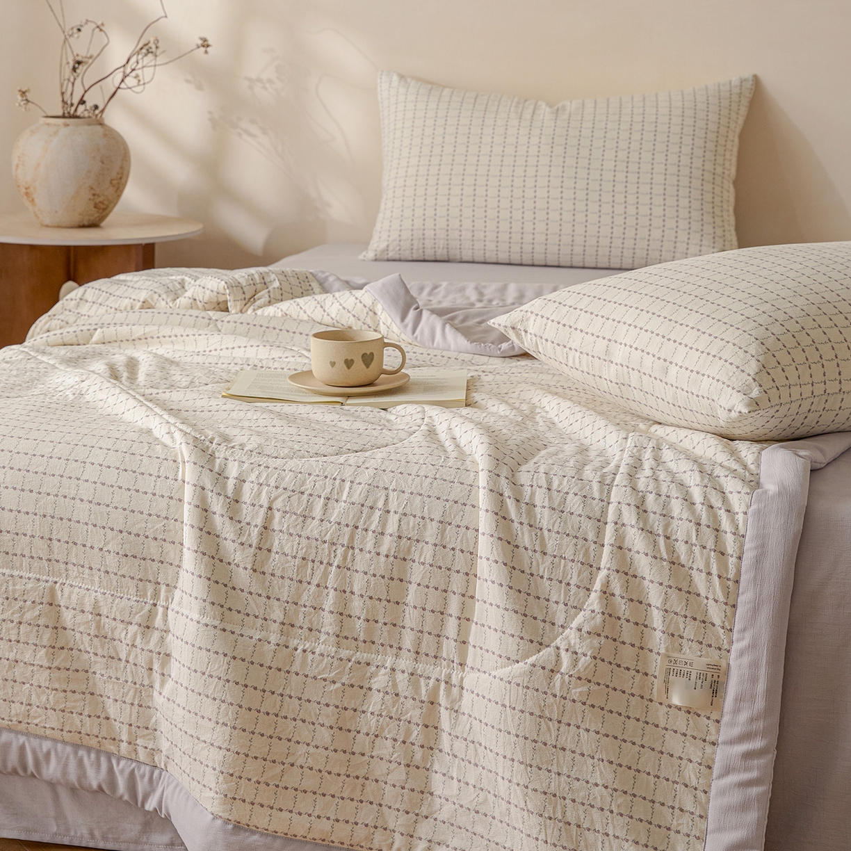 91家纺网 家纺一手货源 找家纺 尊妙被业 2026新款亚麻印花新疆棉花夏被 阡陌玫瑰