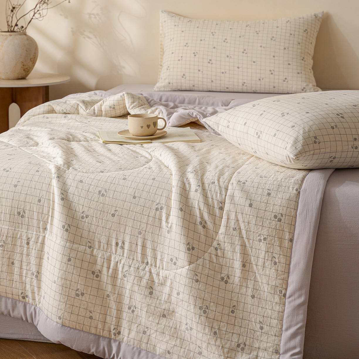 91家纺网 家纺一手货源 找家纺 尊妙被业 2026新款亚麻印花新疆棉花夏被 樱桃梦