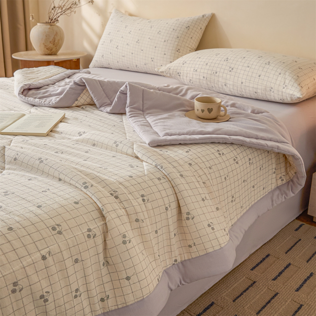 91家纺网 家纺一手货源 找家纺 尊妙被业 2026新款亚麻印花新疆棉花夏被 樱桃梦