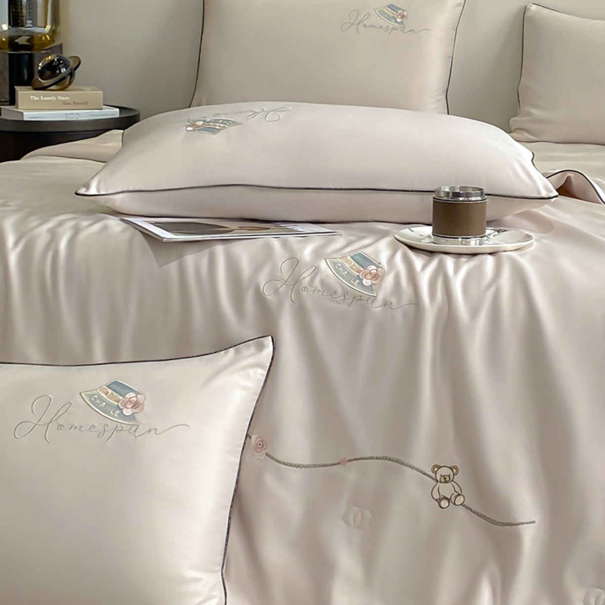 91家纺网 家纺一手货源 找家纺 丝印良品 2026新款刺绣水洗真丝夏被四件套公主日记系列-风格一 公主日记-香槟