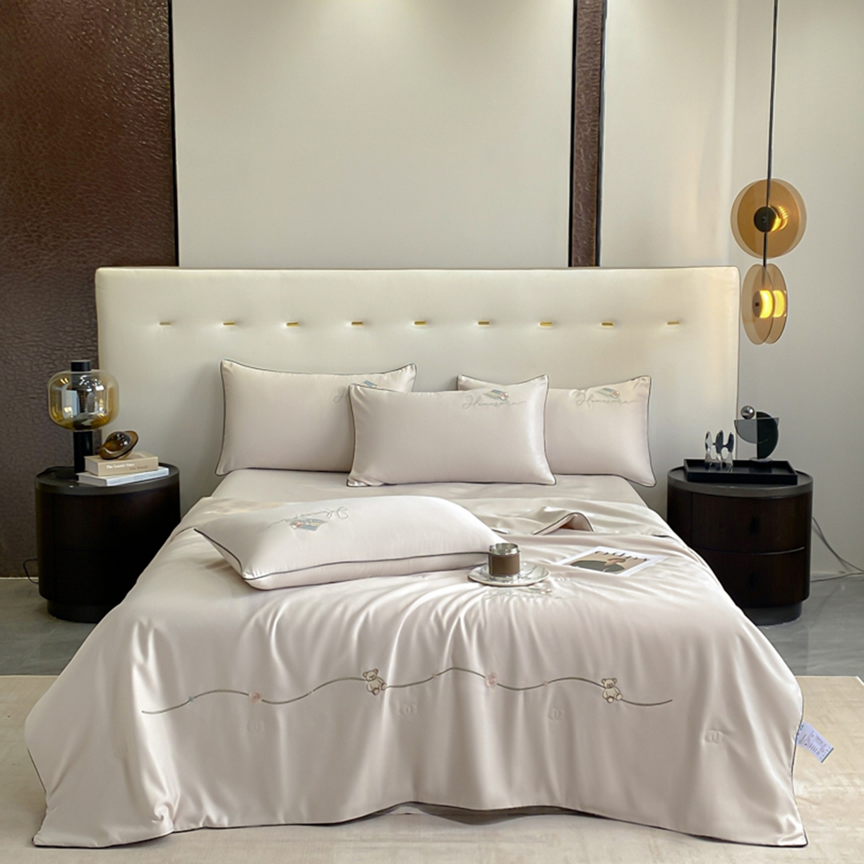 91家纺网 家纺一手货源 找家纺 丝印良品 2026新款刺绣水洗真丝夏被四件套公主日记系列-风格一 公主日记-香槟