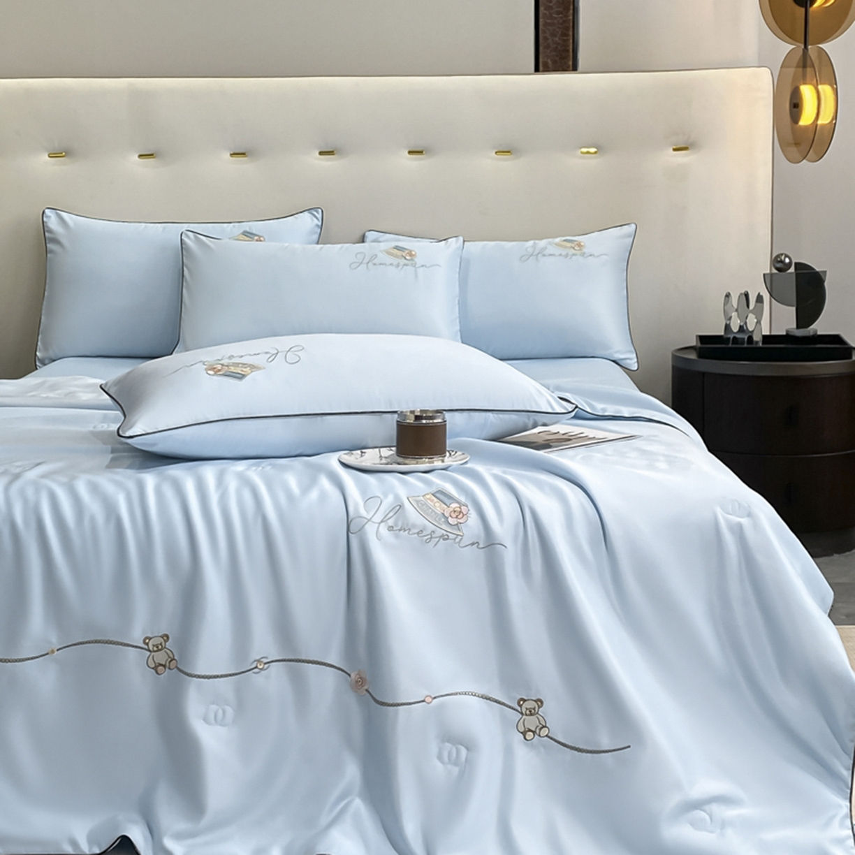 91家纺网 家纺一手货源 找家纺 丝印良品 2026新款刺绣水洗真丝夏被四件套公主日记系列-风格一 公主日记-风铃兰